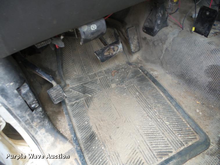 image for item AG9347 2004 Chevrolet Silverado 2500HD pickup truck