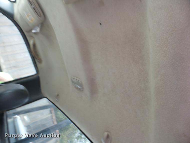 image for item AG9347 2004 Chevrolet Silverado 2500HD pickup truck