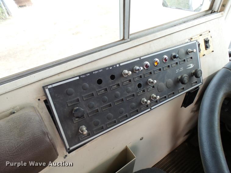 image for item AH9789 1994 Blue Bird TC2000 school bus