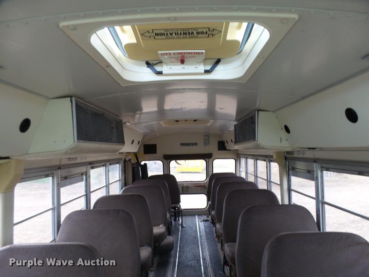 image for item AH9789 1994 Blue Bird TC2000 school bus