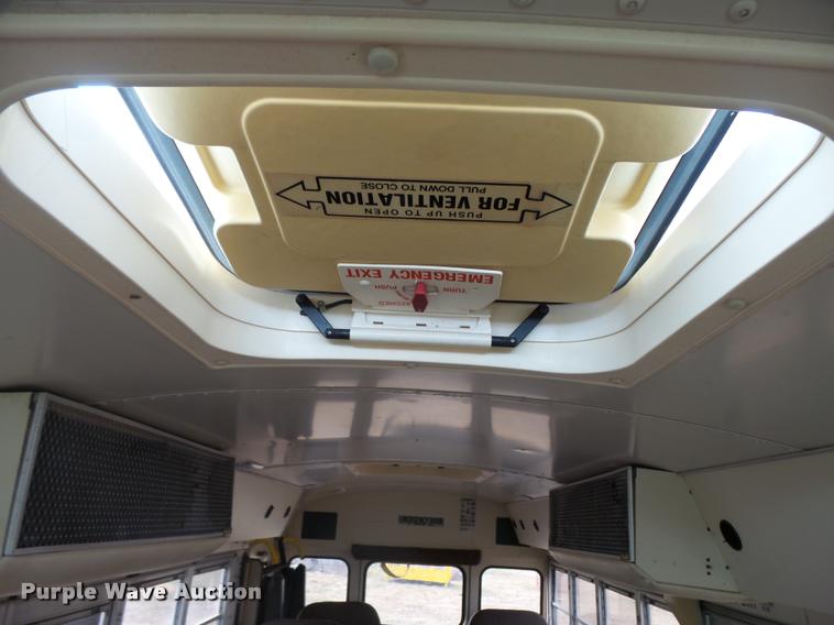 image for item AH9789 1994 Blue Bird TC2000 school bus