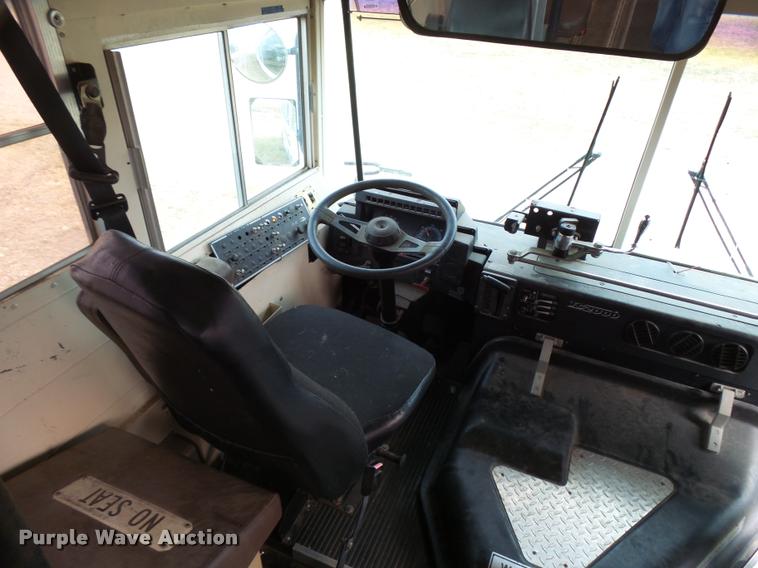 image for item AH9789 1994 Blue Bird TC2000 school bus