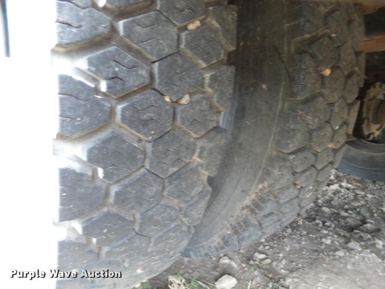 image for item AH9789 1994 Blue Bird TC2000 school bus