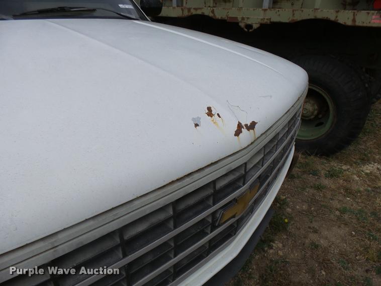 image for item AH9792 1991 Chevrolet 2500HD pickup truck