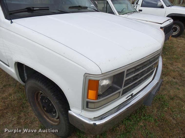 image for item AH9794 1991 Chevrolet 2500 pickup truck