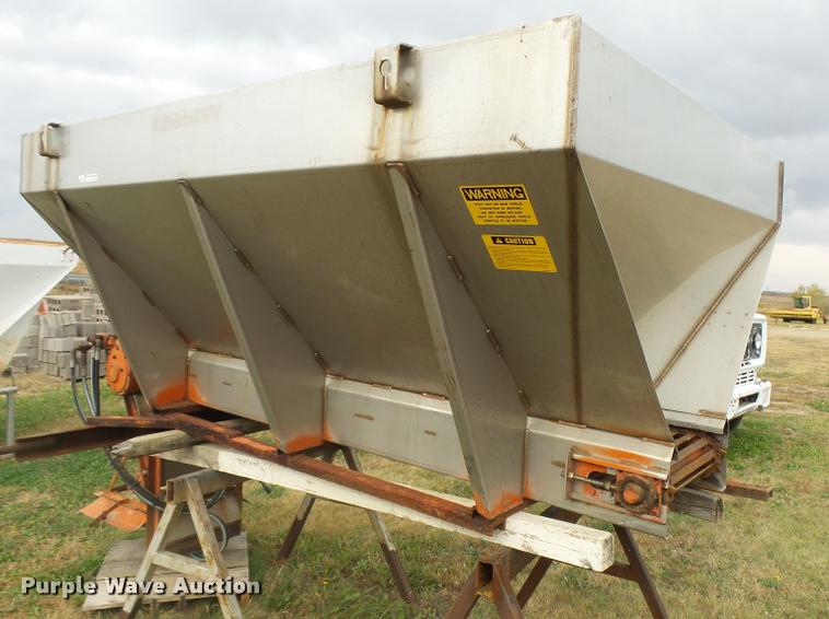 Larson Machines stainless steel spreader in El Dorado, KS | Item AH9797 ...