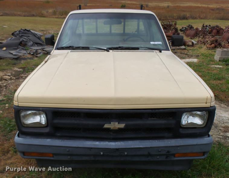 image for item AH9799 1991 Chevrolet S10 pickup truck