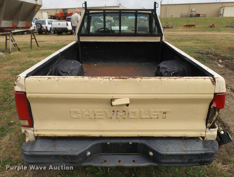 image for item AH9799 1991 Chevrolet S10 pickup truck