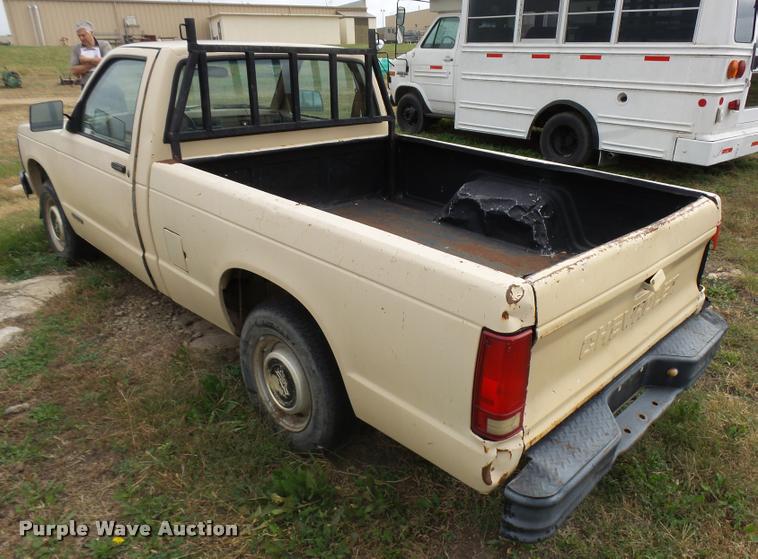 image for item AH9799 1991 Chevrolet S10 pickup truck