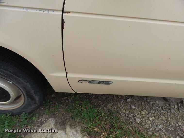 image for item AH9799 1991 Chevrolet S10 pickup truck