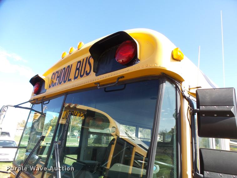 image for item AH9824 2000 Blue Bird TC2000 school bus