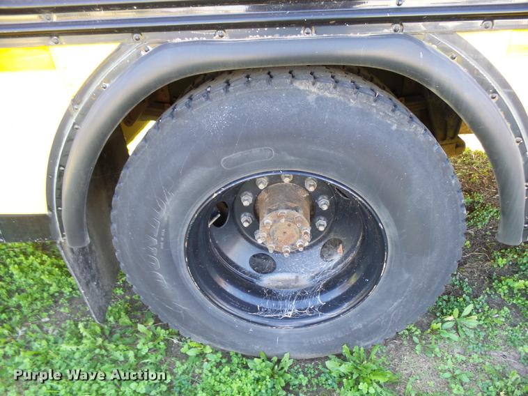 image for item AH9824 2000 Blue Bird TC2000 school bus