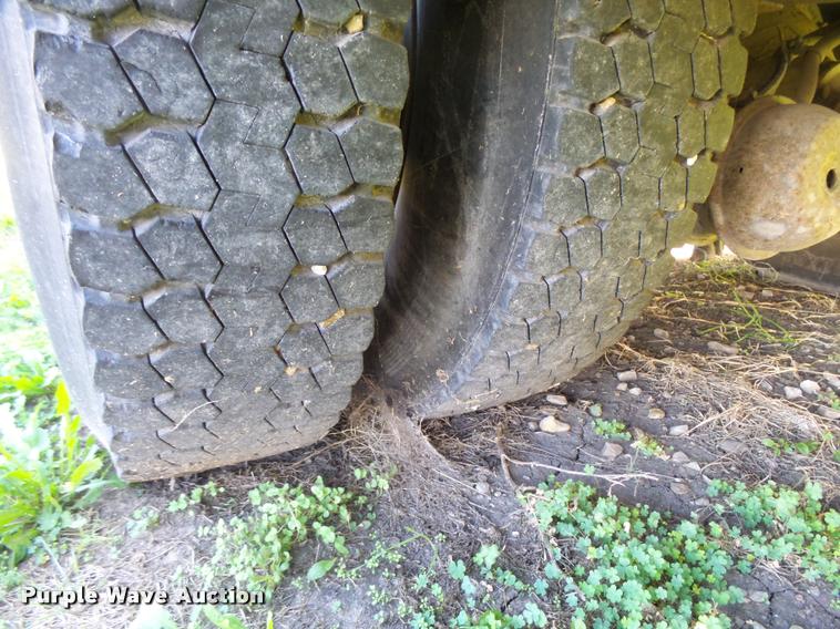 image for item AH9824 2000 Blue Bird TC2000 school bus