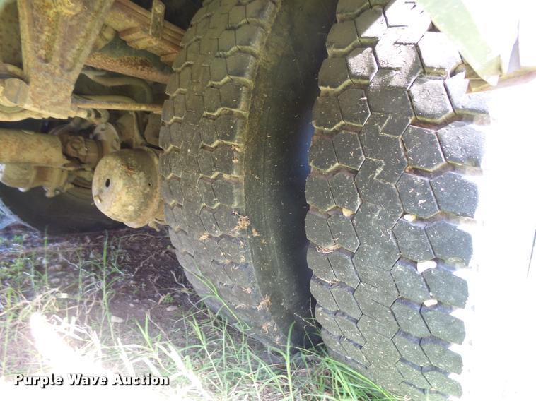 image for item AH9824 2000 Blue Bird TC2000 school bus