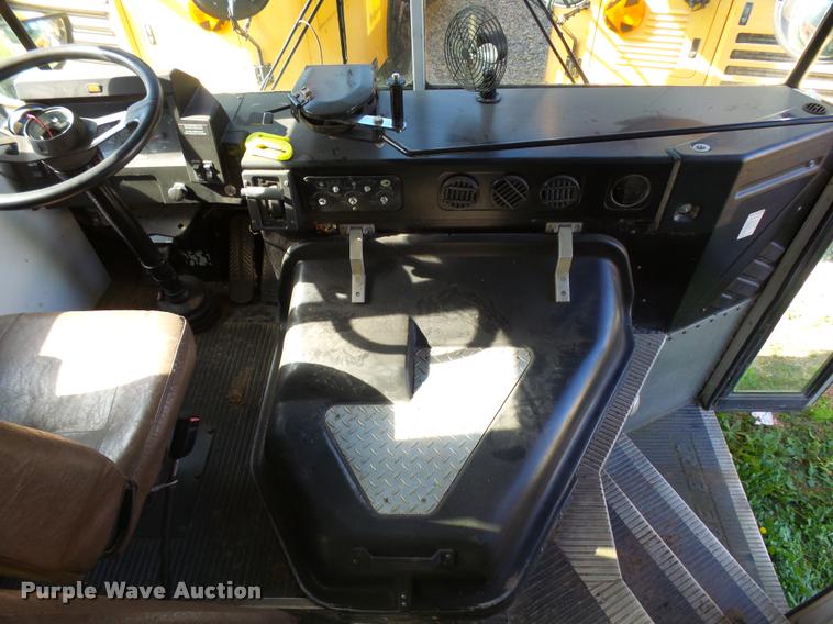 image for item AH9824 2000 Blue Bird TC2000 school bus