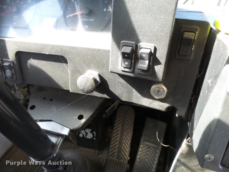 image for item AH9824 2000 Blue Bird TC2000 school bus