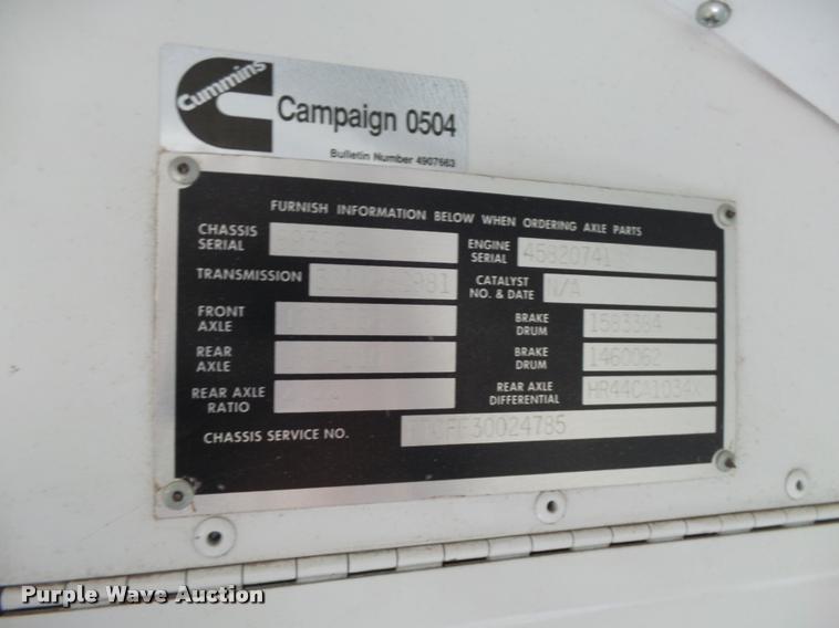 image for item AH9824 2000 Blue Bird TC2000 school bus