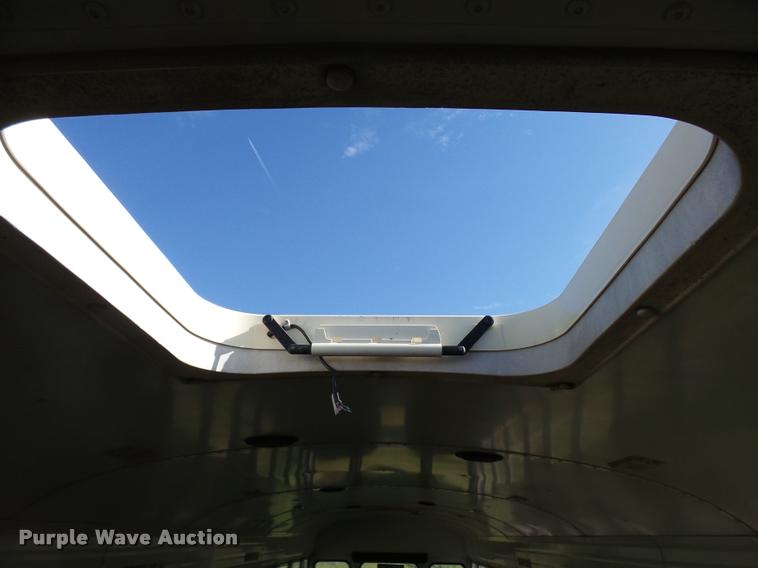 image for item AH9824 2000 Blue Bird TC2000 school bus