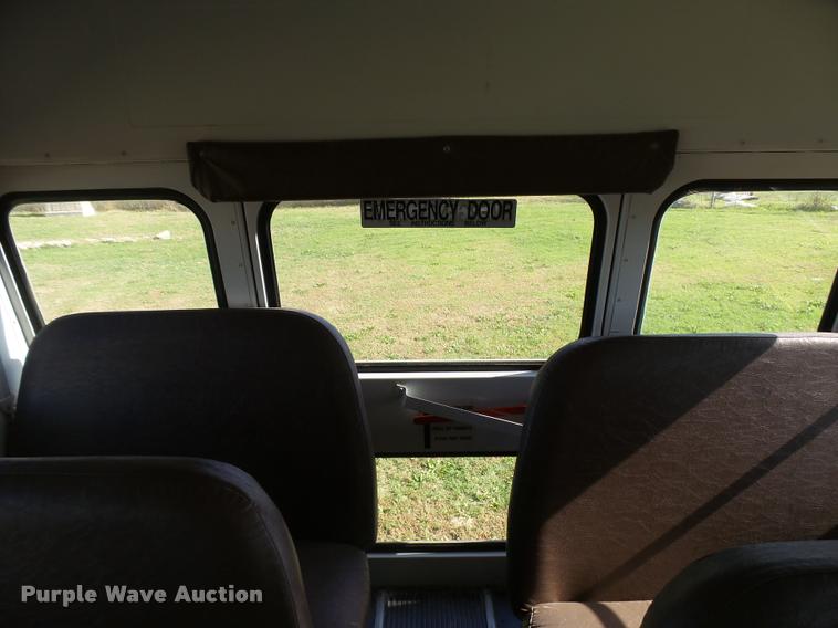 image for item AH9824 2000 Blue Bird TC2000 school bus