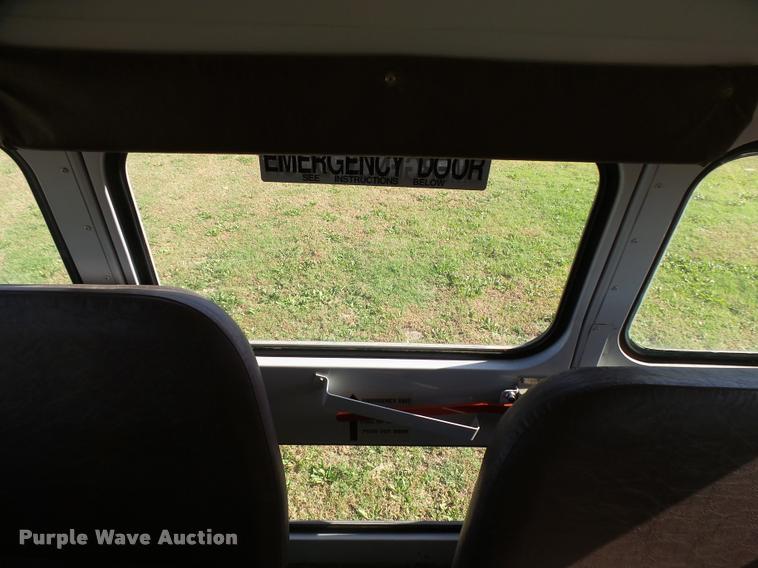 image for item AH9824 2000 Blue Bird TC2000 school bus