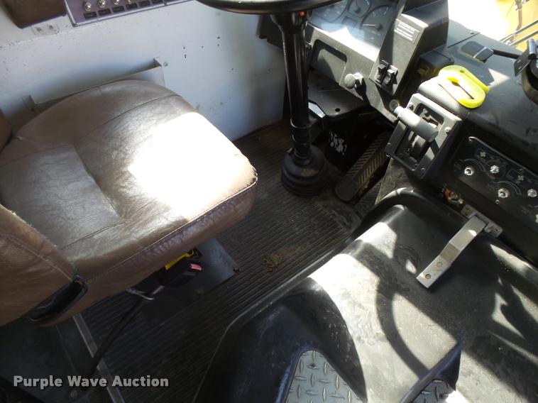 image for item AH9824 2000 Blue Bird TC2000 school bus