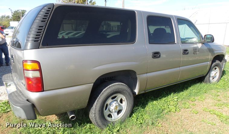 image for item AH9825 2001 Chevrolet Suburban C1500 SUV
