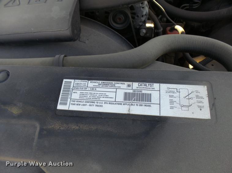 image for item AH9825 2001 Chevrolet Suburban C1500 SUV