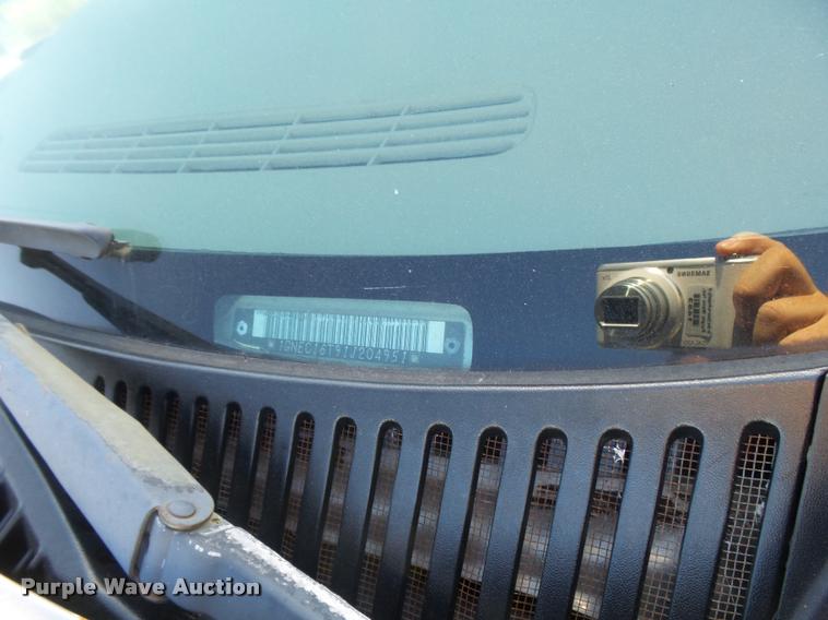 image for item AH9825 2001 Chevrolet Suburban C1500 SUV