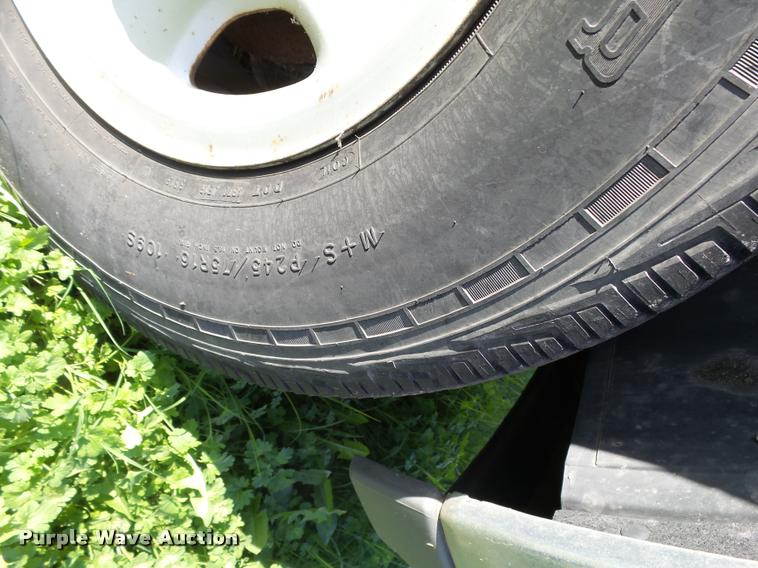 image for item AH9825 2001 Chevrolet Suburban C1500 SUV