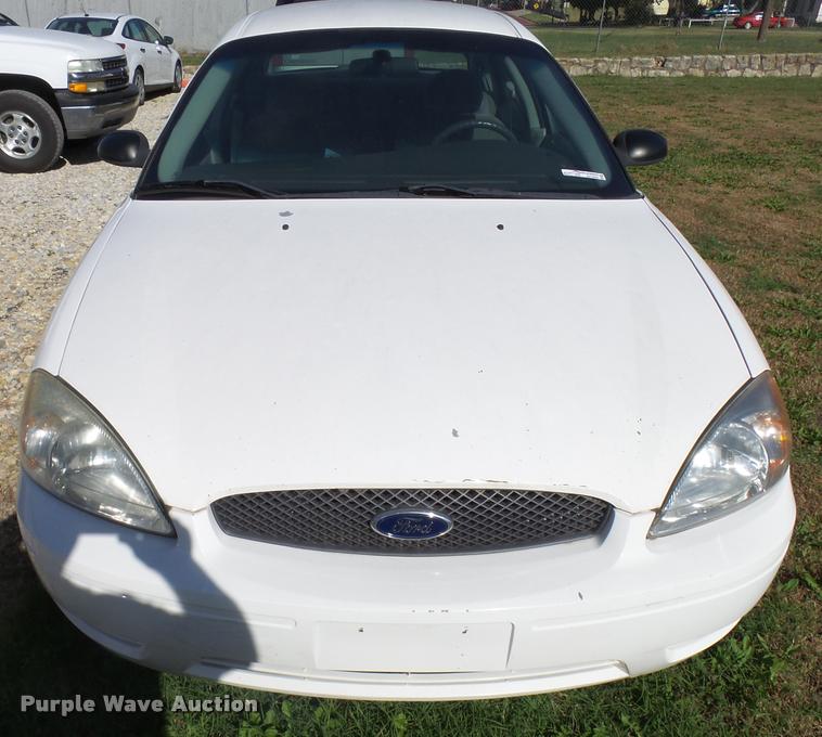 image for item AH9826 2007 Ford Taurus