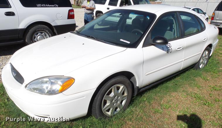 image for item AH9826 2007 Ford Taurus