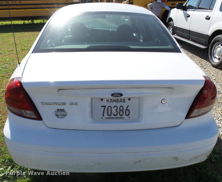 image for item AH9826 2007 Ford Taurus