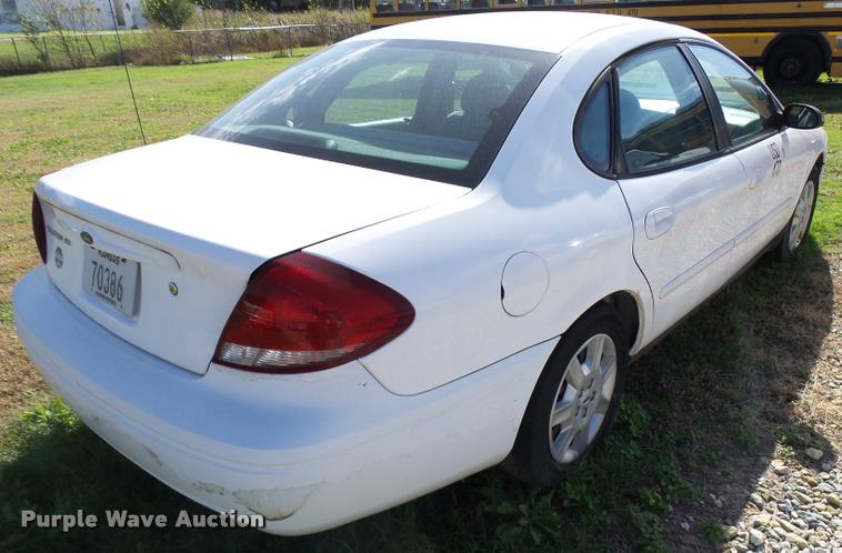 image for item AH9826 2007 Ford Taurus