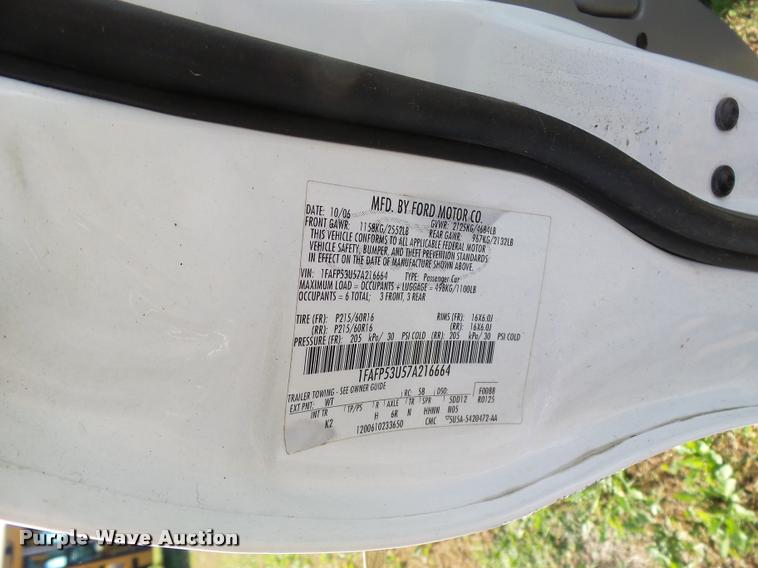 image for item AH9826 2007 Ford Taurus