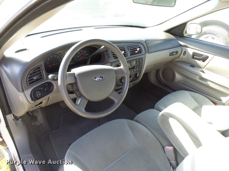 image for item AH9826 2007 Ford Taurus
