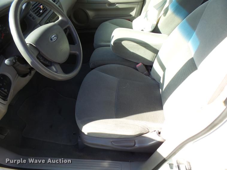 image for item AH9826 2007 Ford Taurus