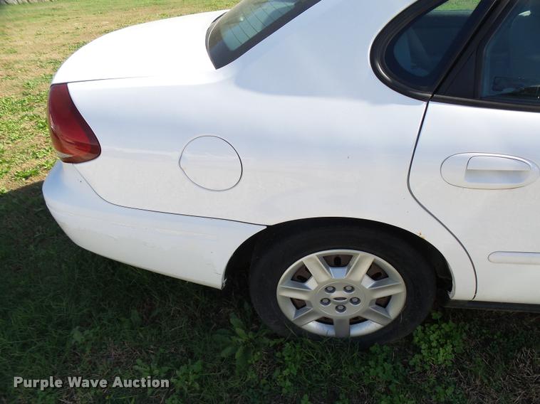 image for item AH9826 2007 Ford Taurus