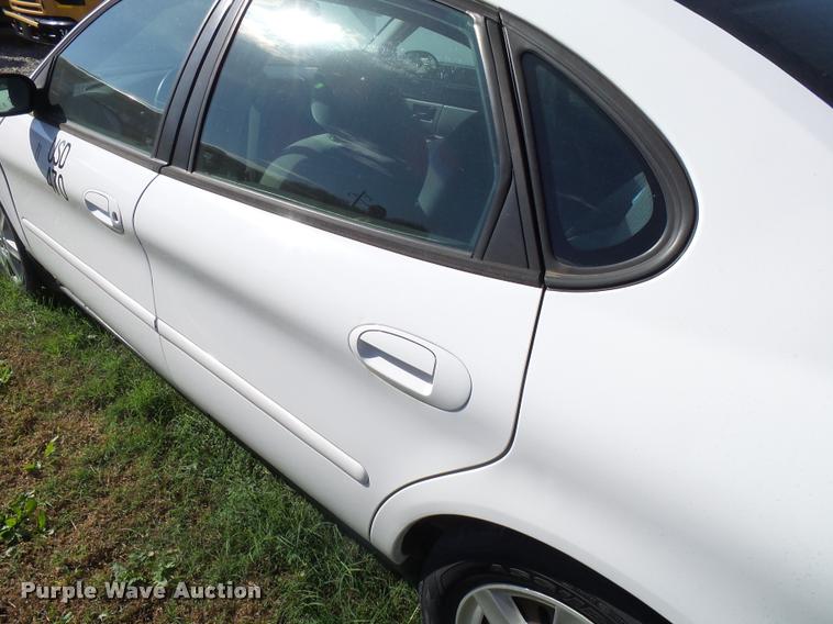 image for item AH9826 2007 Ford Taurus