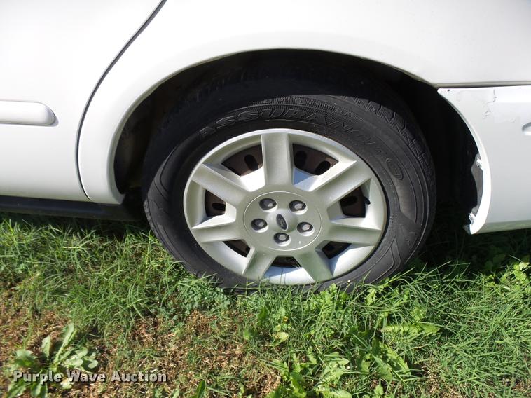 image for item AH9826 2007 Ford Taurus