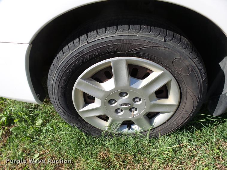 image for item AH9826 2007 Ford Taurus