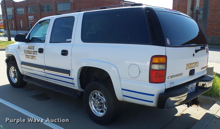 image for item AV9855 2003 Chevrolet Suburban SUV