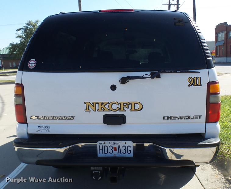 image for item AV9855 2003 Chevrolet Suburban SUV