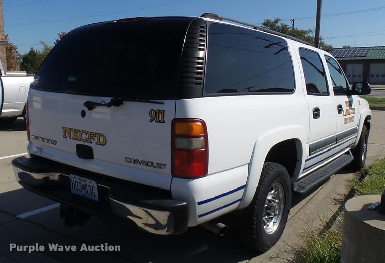 image for item AV9855 2003 Chevrolet Suburban SUV