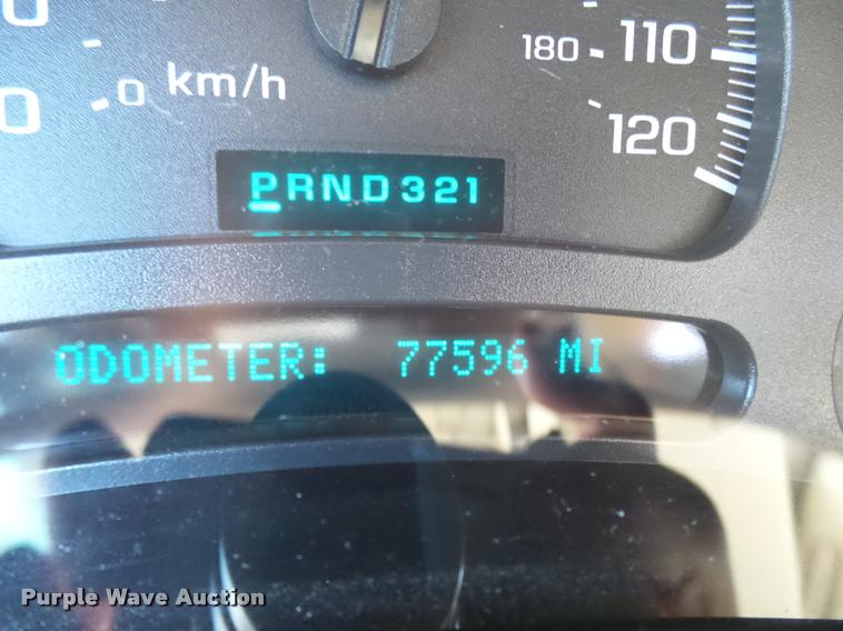 image for item AV9855 2003 Chevrolet Suburban SUV