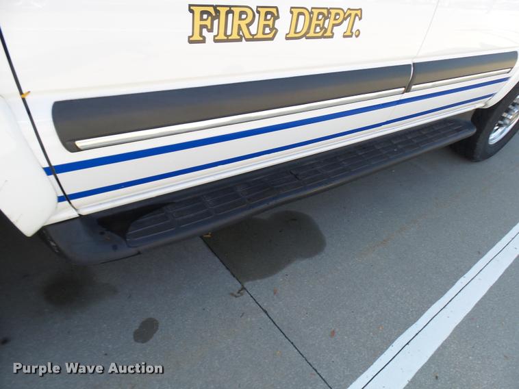 image for item AV9855 2003 Chevrolet Suburban SUV