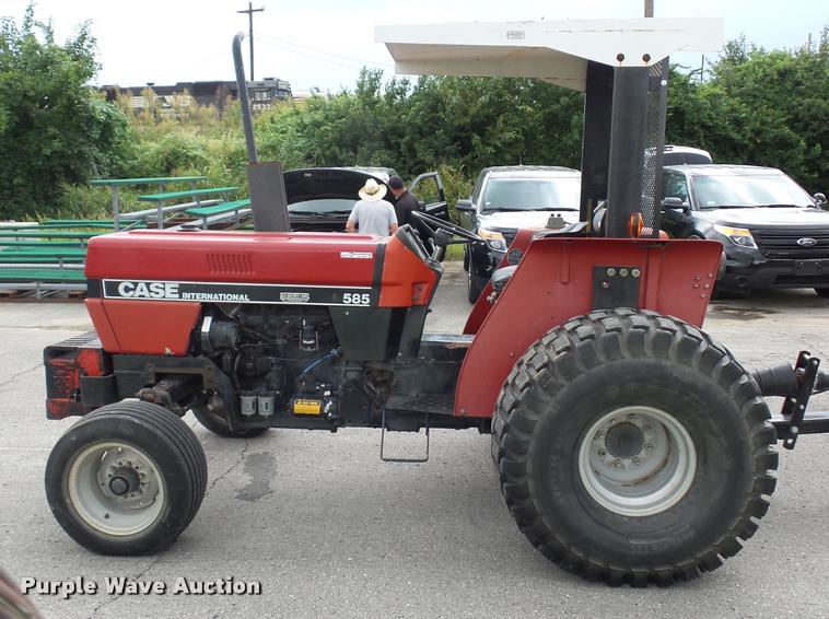 image for item BG9674 Case IH 585 tractor