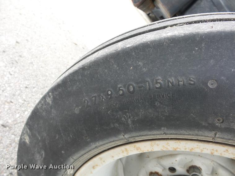 image for item BG9674 Case IH 585 tractor