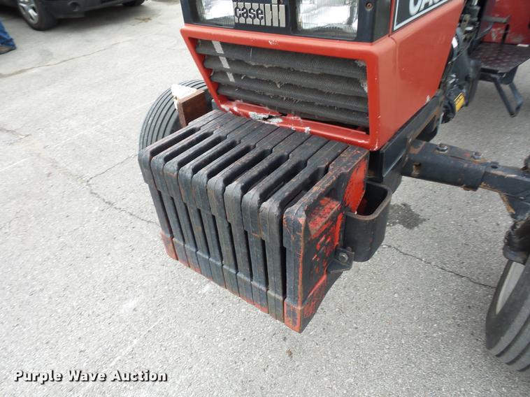 image for item BG9674 Case IH 585 tractor