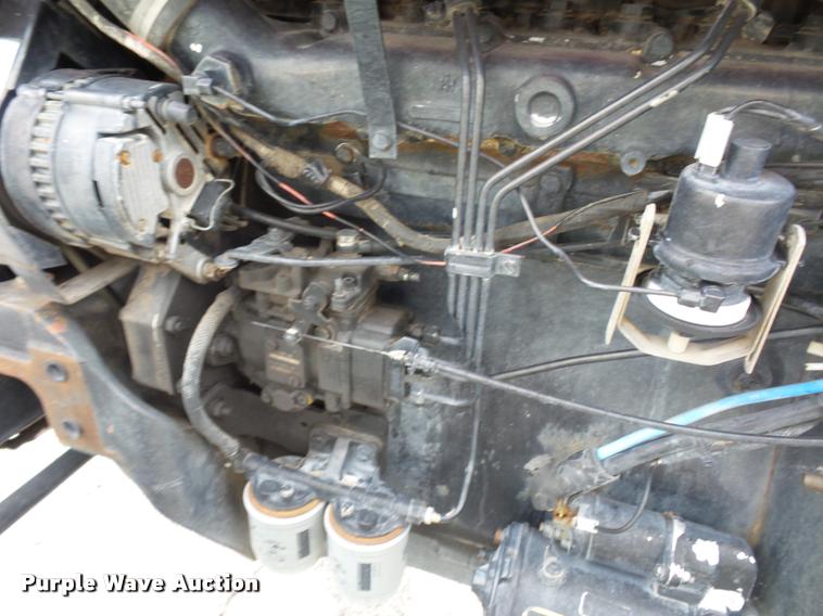 image for item BG9674 Case IH 585 tractor