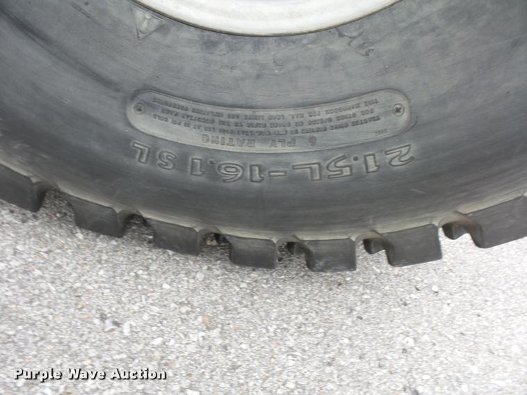 image for item BG9674 Case IH 585 tractor